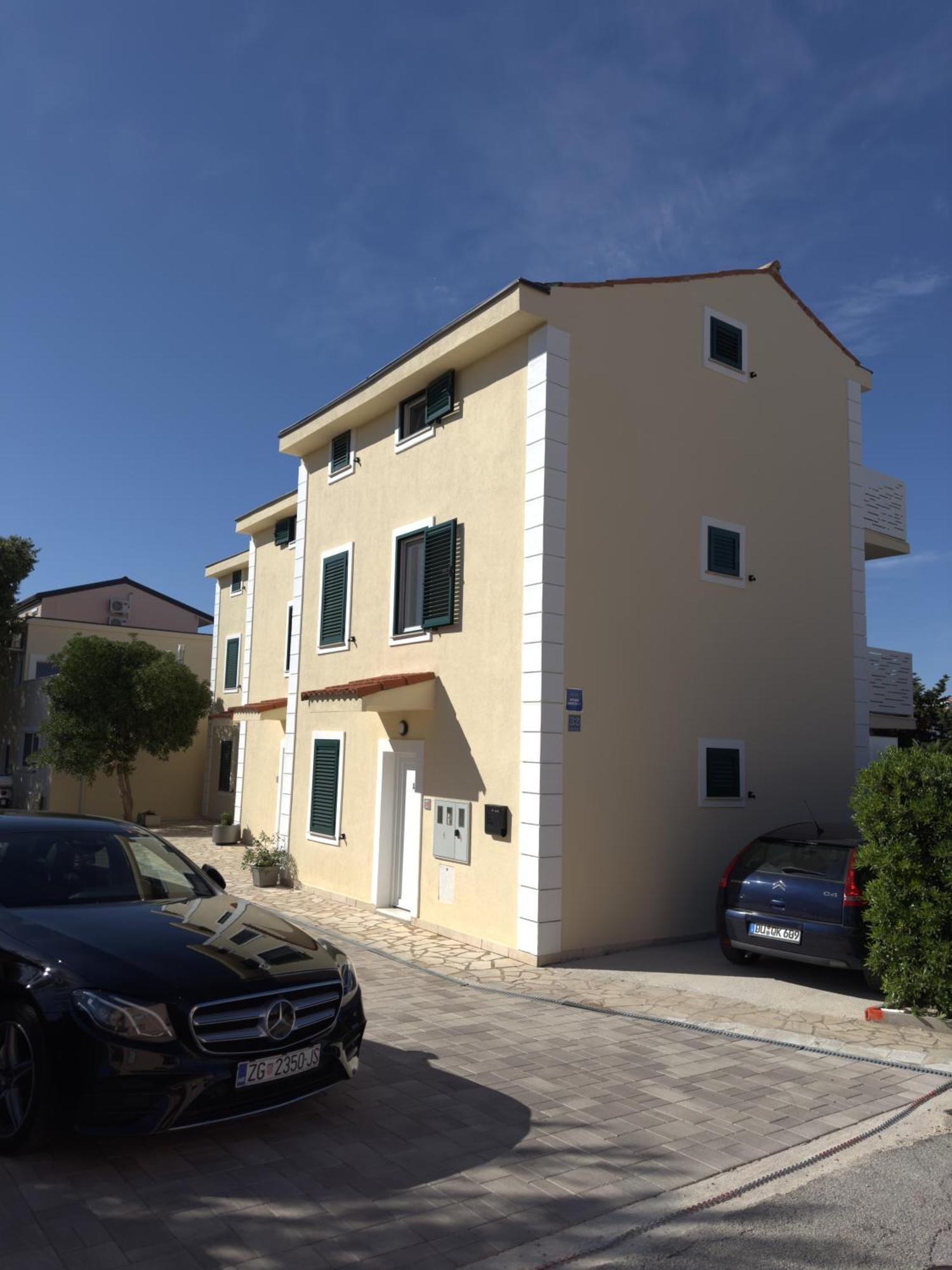 Apartmani Lovren 诺瓦利娅 外观 照片