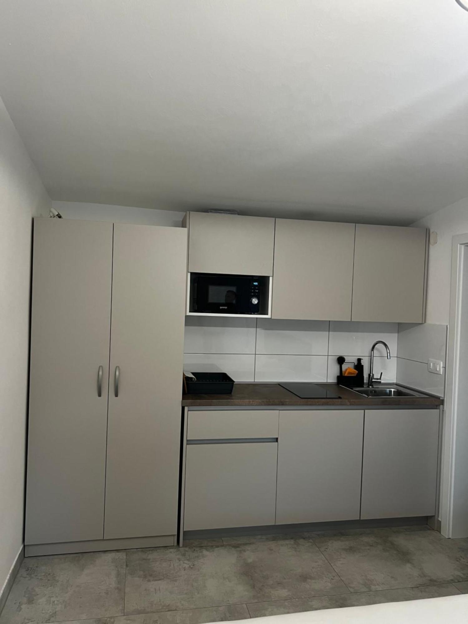 Apartmani Lovren 诺瓦利娅 外观 照片